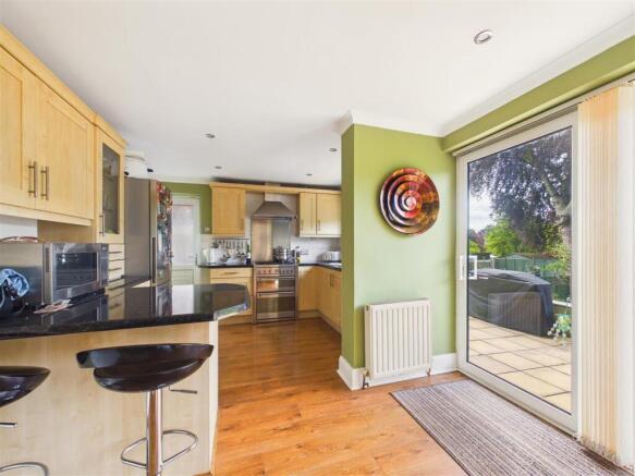 3 bed Semi-Detached for sale Image 5