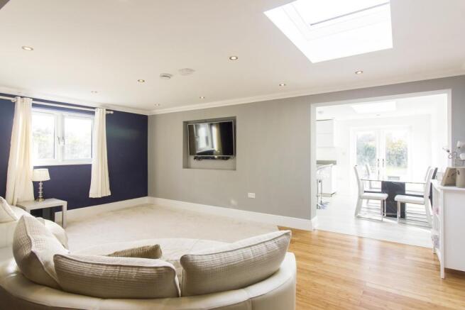 lounge1.jpg