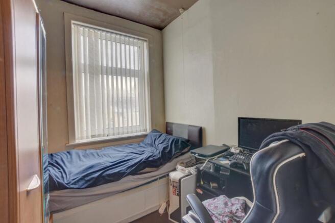 Bed 2.jpg