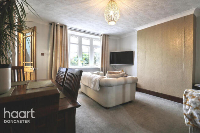 4 bed Semi-Detached for sale Image 11