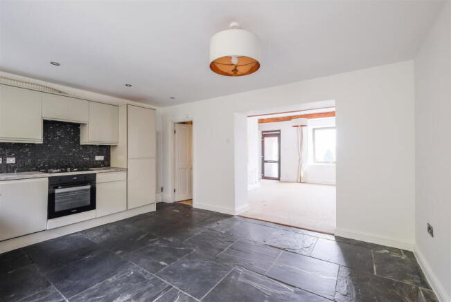 3 bed Terraced for sale Image 6