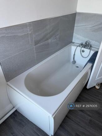 2 bed Terraced to rent Image 4