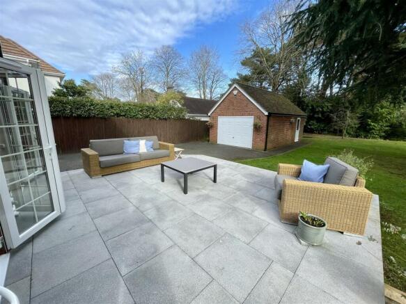 PATIO2.jpg