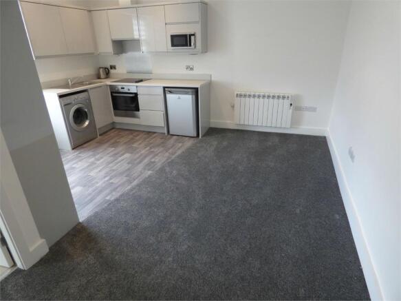 2 bed Flat to rent Image 4