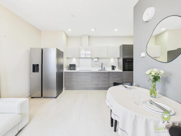 2 bed Apartment for sale Image 5