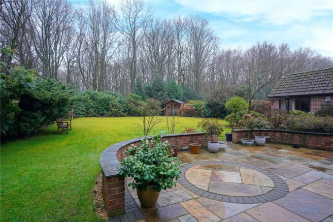 4 bed Bungalow for sale Image 8