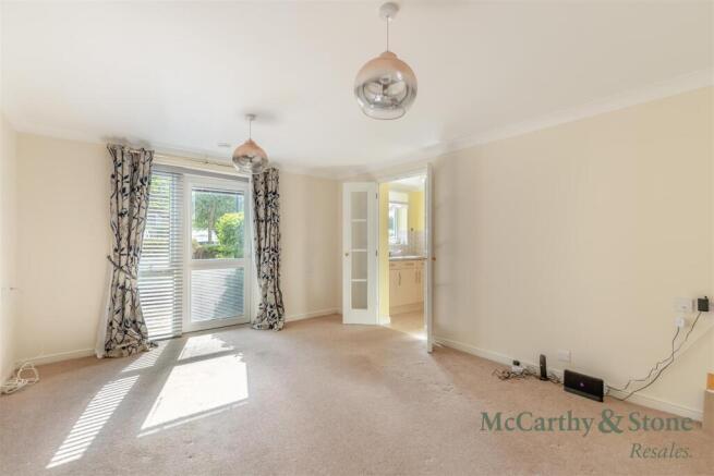 8703626-interior06.jpg