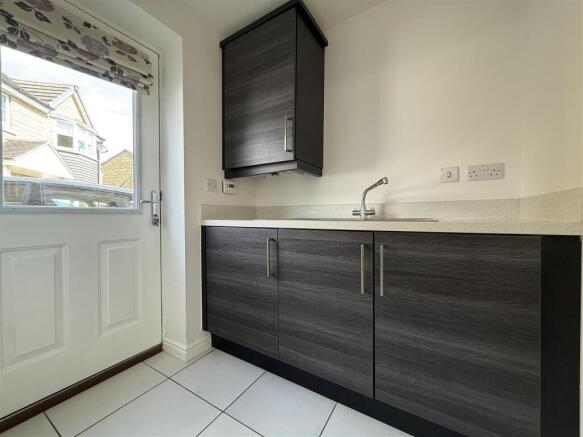 4 bed Detached for sale Image 12