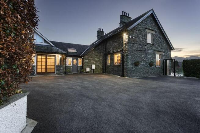 Parking/ Stoneleigh