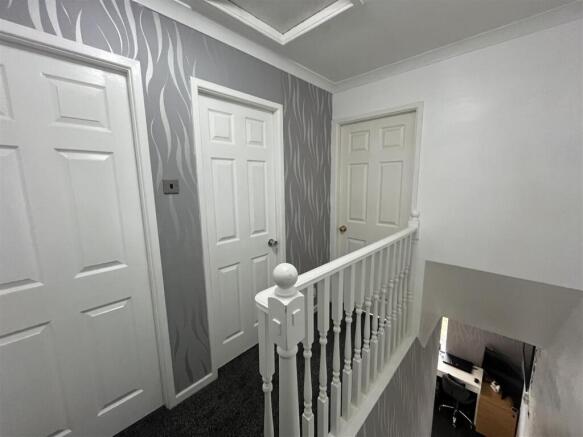 3 bed Semi-Detached for sale Image 8