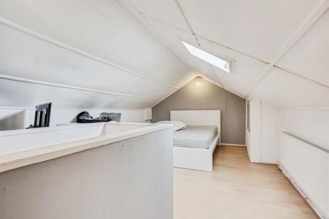 3 bed Terraced for sale Image 7