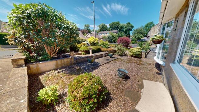 2 bed Semi-Detached Bungalow for sale Image 10