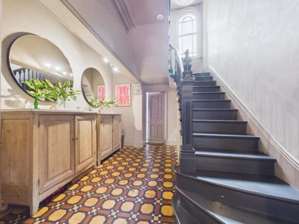 5 bed Terraced for sale Image 3