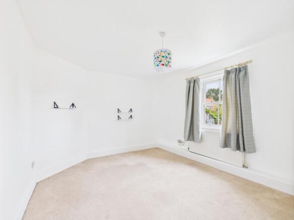 4 bed Semi-Detached for sale Image 8