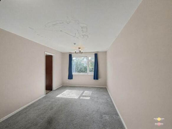2 bed Flat for sale Image 6