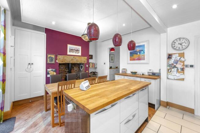 4 bed Terraced for sale Image 9