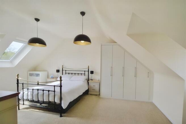 Bedroom 1_3.jpeg