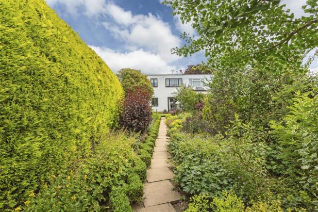 house-ballards-green-burgh-heath-113.jpg
