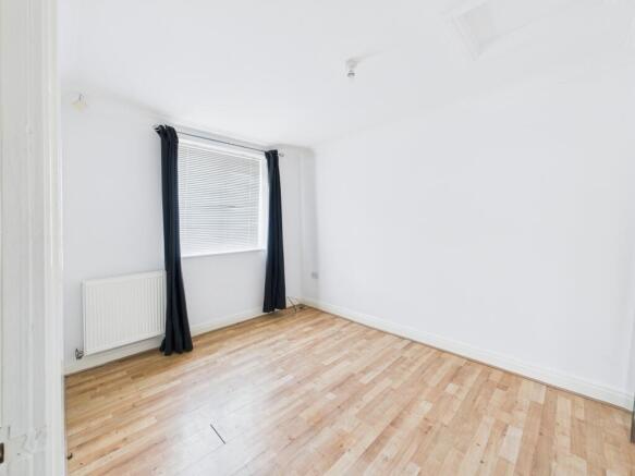 6 bed Block of Apartments for sale Image 8