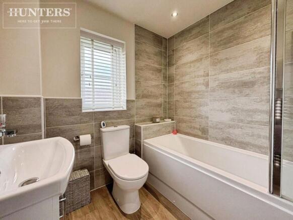 4 bed Detached for sale Image 11