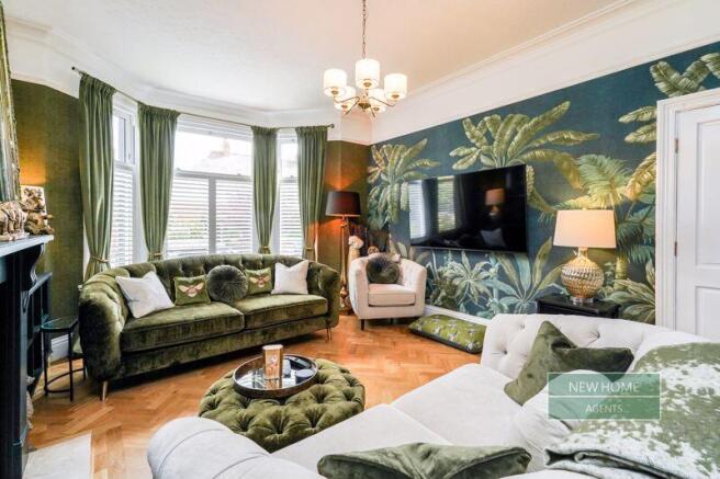 6 bed Semi-Detached for sale Image 5