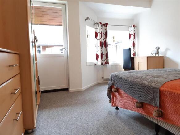 Flat 4, Room 2 (2).jpg