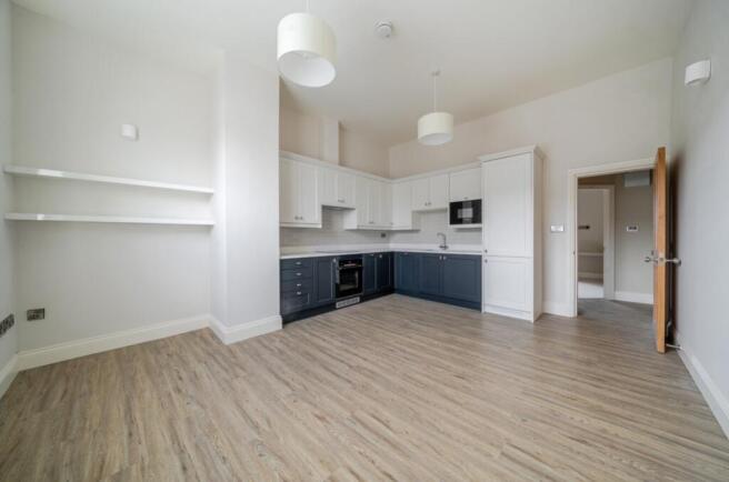 1 bed Apartment to rent Image 4