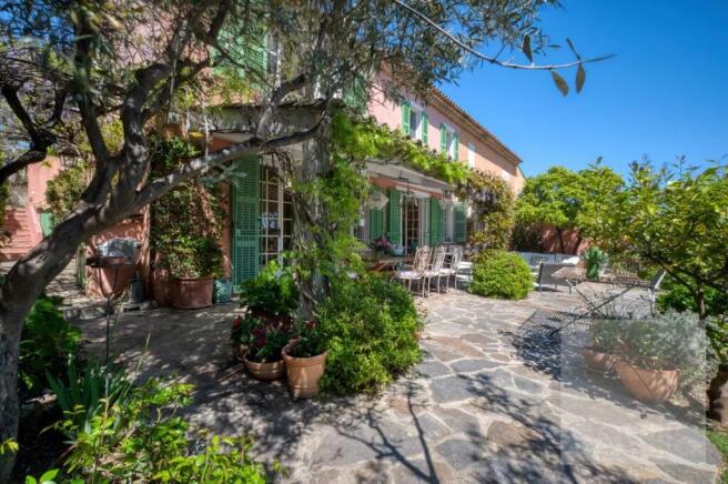 Property With Sea View In Saint-Tropez