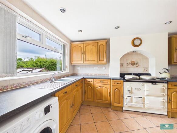 2 bed Bungalow for sale Image 11