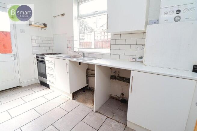 2 bed Terraced to rent Image 4