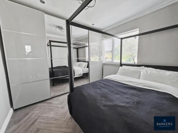 3 bed Town House for sale Image 8