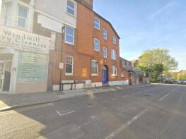 55b, Windmill Hill, Enfield EN2 7AF