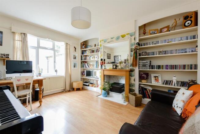 8271734-interior15.j