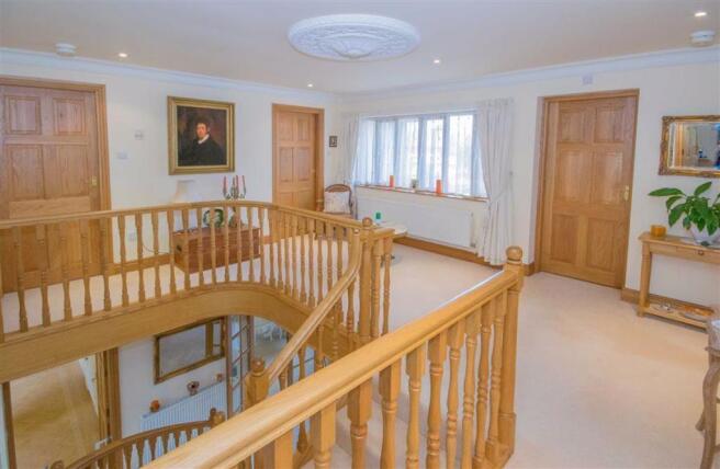 GALLERIED LANDING