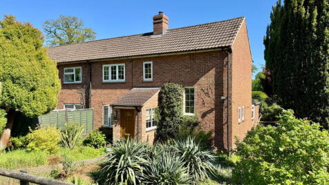 Tile Barn Row, Woolton Hill, Newbury, RG20 9TF