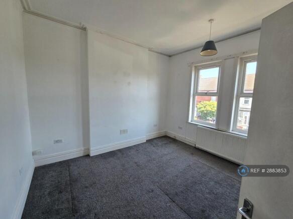 5 bed End of Terrace to rent Image 5