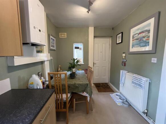 3 bed Semi-Detached for sale Image 5