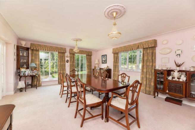 4 bed Detached for sale Image 8