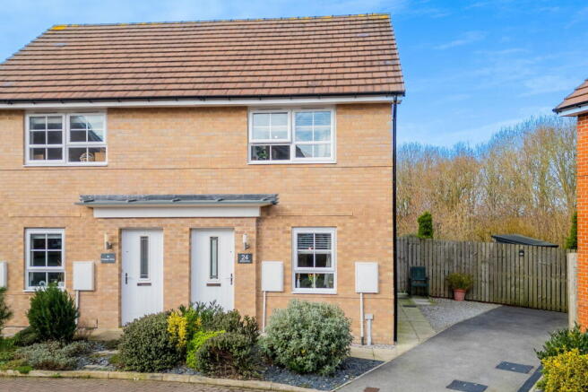 2-bed semi-detached on Orchard Drive, Barlby, YO8 5NG, £200,000