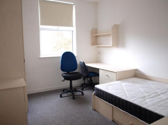 7 bed Terraced to rent Image 6