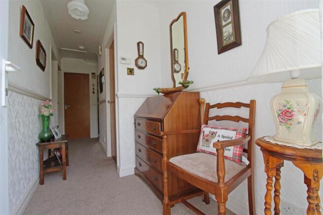 Hallway..jpg