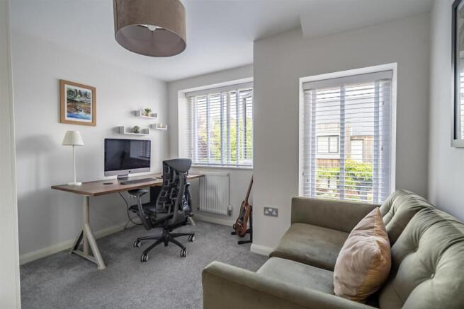 2 bed Semi-Detached for sale Image 8