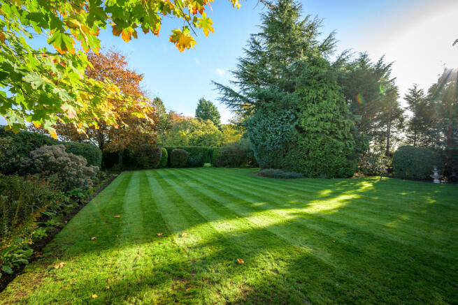 Lawned Gardens 
