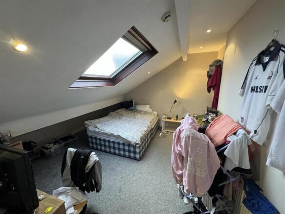 5 bed Terraced to rent Image 4