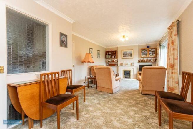 Sitting/Dining Room