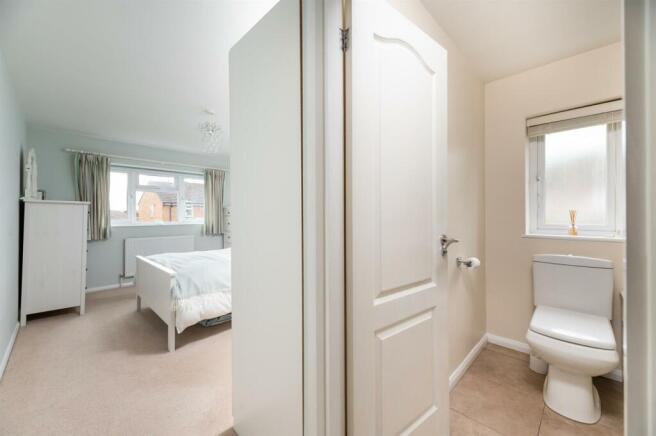 Bedroom & En-Suite Entrance