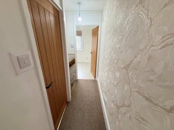 2 bed End of Terrace to rent Image 8
