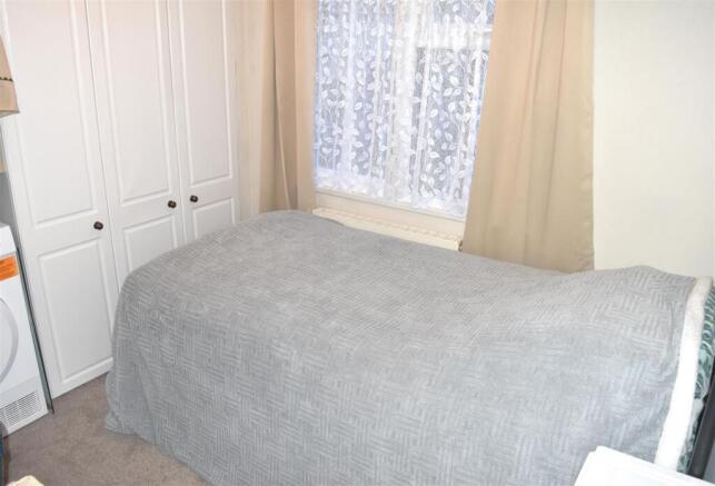 2 bed Park Home for sale Image 11