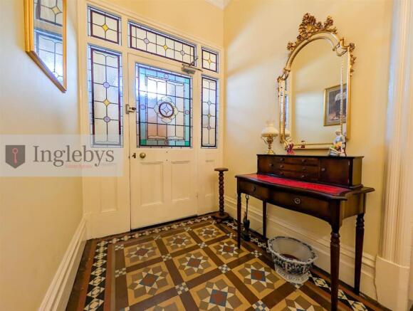 7 bed Town House for sale Image 4