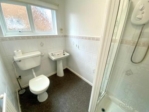 2 bed Semi-Detached Bungalow for sale Image 10